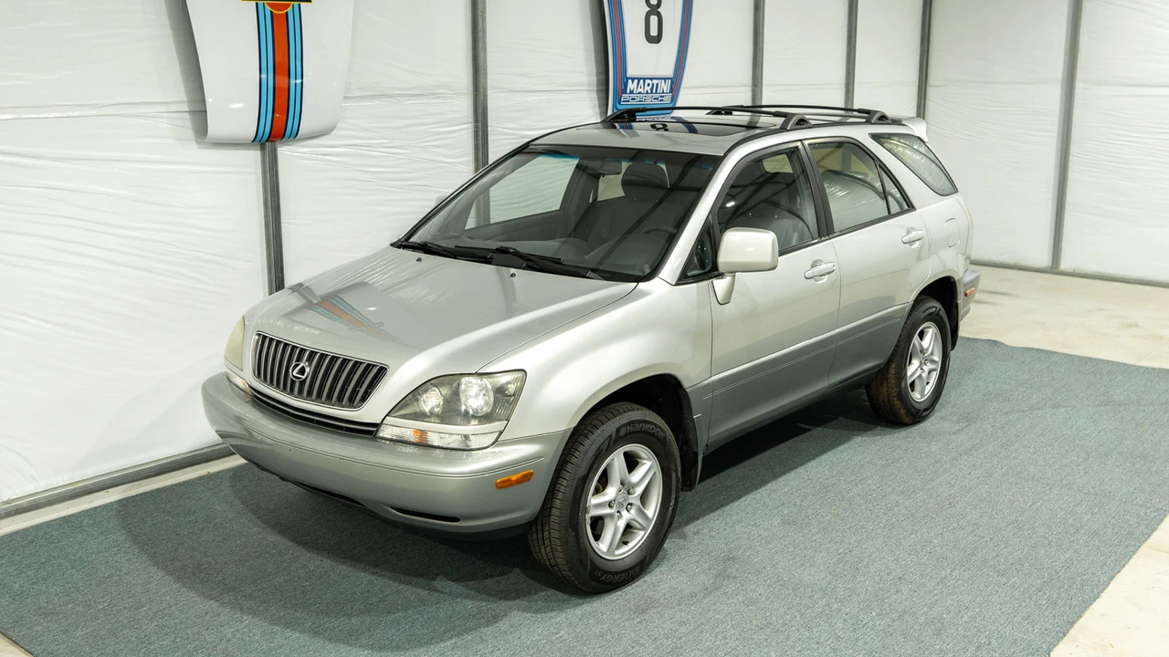 2000 Lexus RX 1st Gen - Image 2 of 31