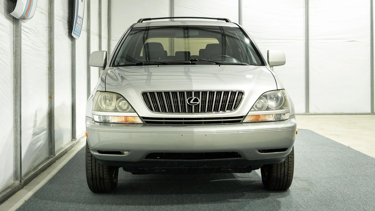 2000 Lexus RX 1st Gen - Image 10 of 31