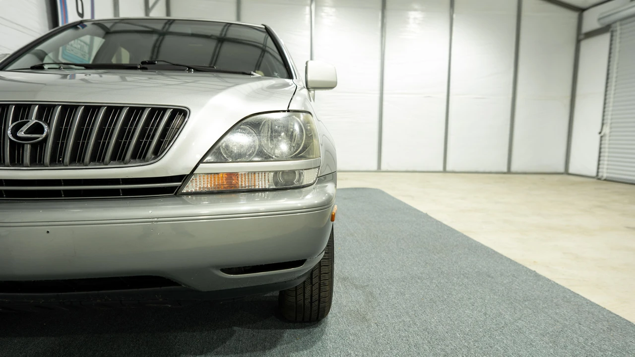 2000 Lexus RX 1st Gen - Image 29 of 31