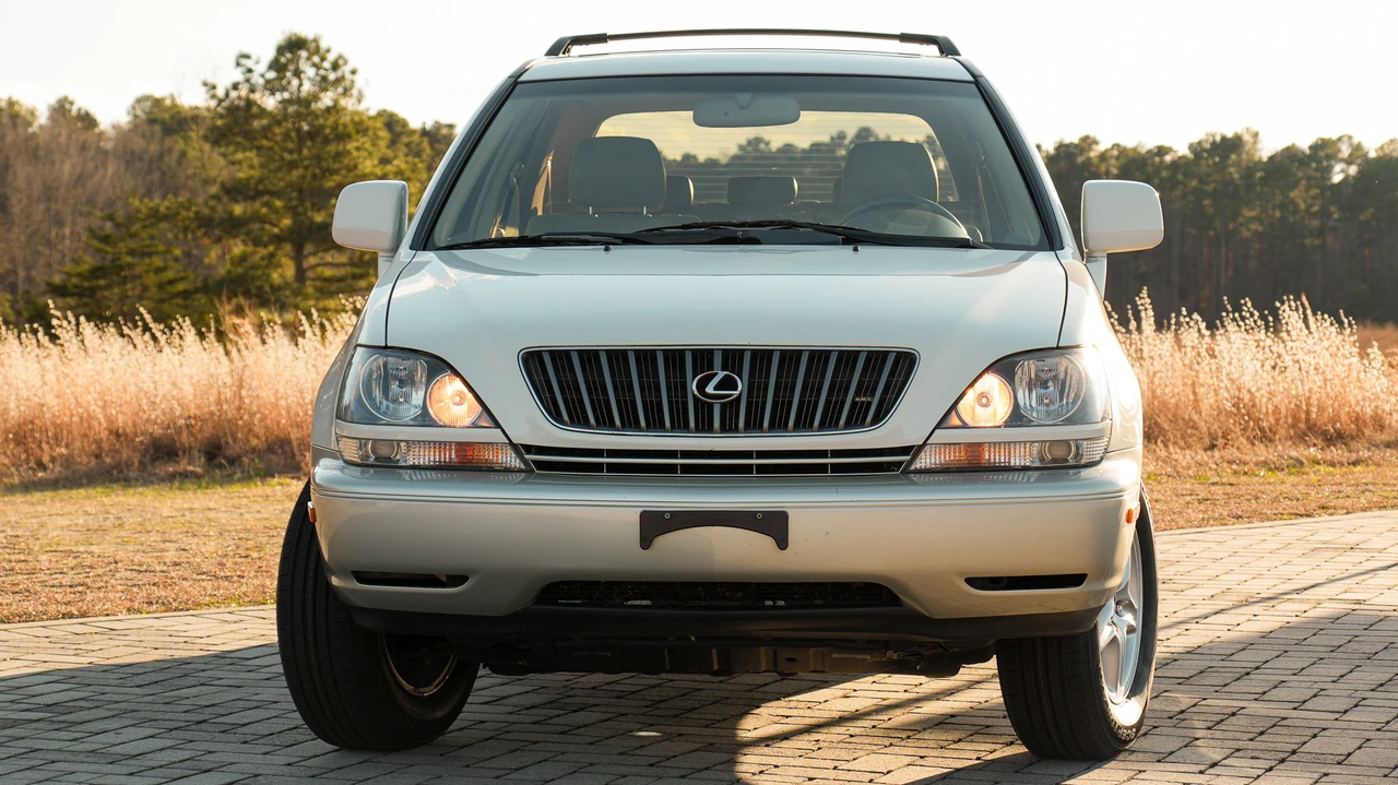 2000 Lexus RX 1st Gen - Image 16 of 31