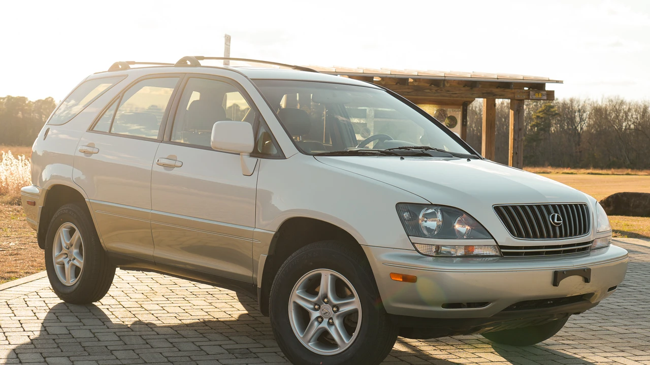 2000 Lexus RX 1st Gen - Image 12 of 31