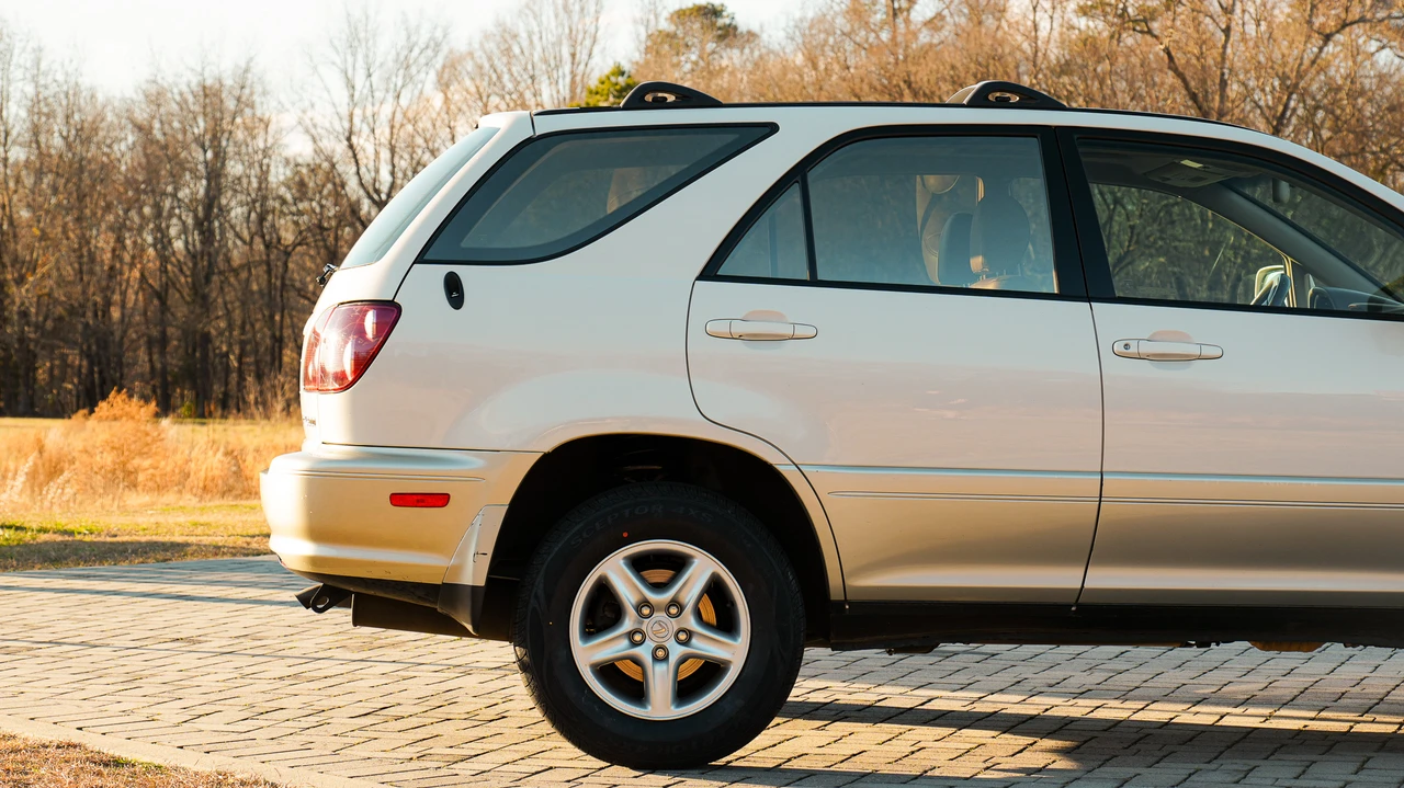 2000 Lexus RX 1st Gen - Image 24 of 31