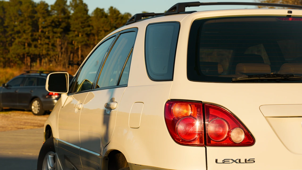 2000 Lexus RX 1st Gen - Image 28 of 31