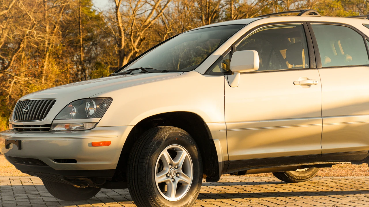 2000 Lexus RX 1st Gen - Image 18 of 31