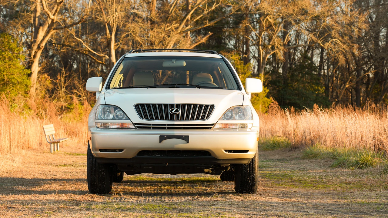 2000 Lexus RX 1st Gen - Image 15 of 31