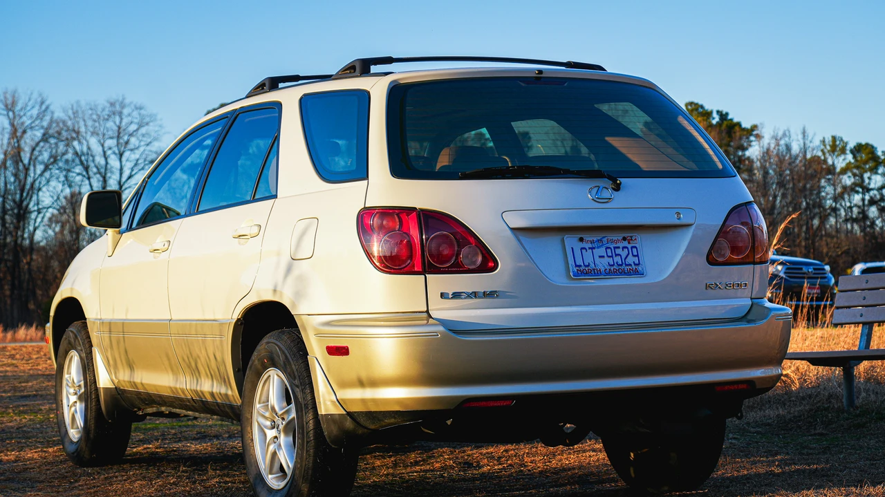 2000 Lexus RX 1st Gen - Image 7 of 31