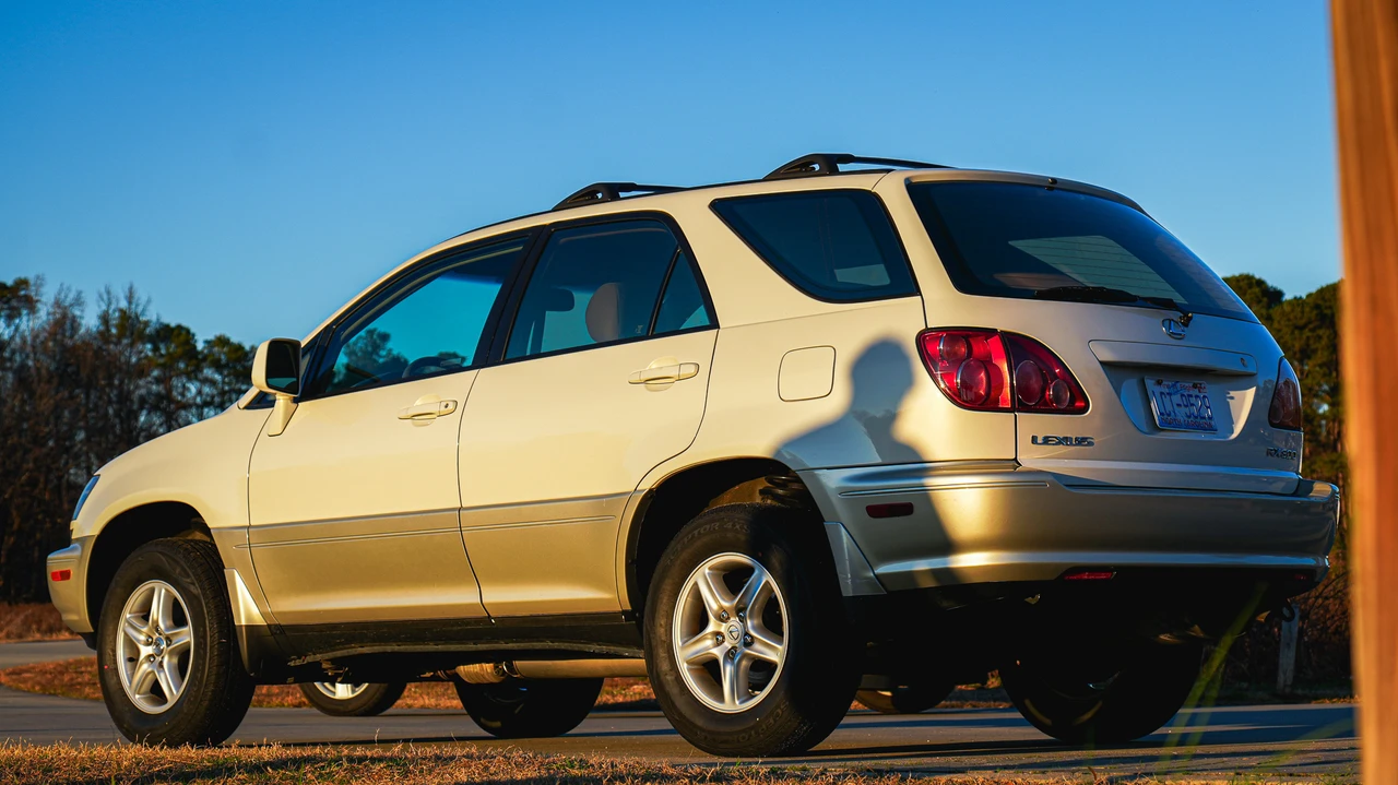 2000 Lexus RX 1st Gen - Image 5 of 31