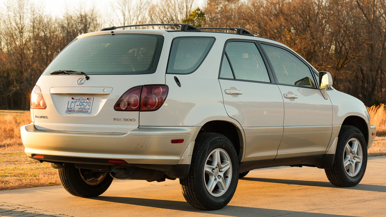 2000 Lexus RX 1st Gen - Image 10 of 31