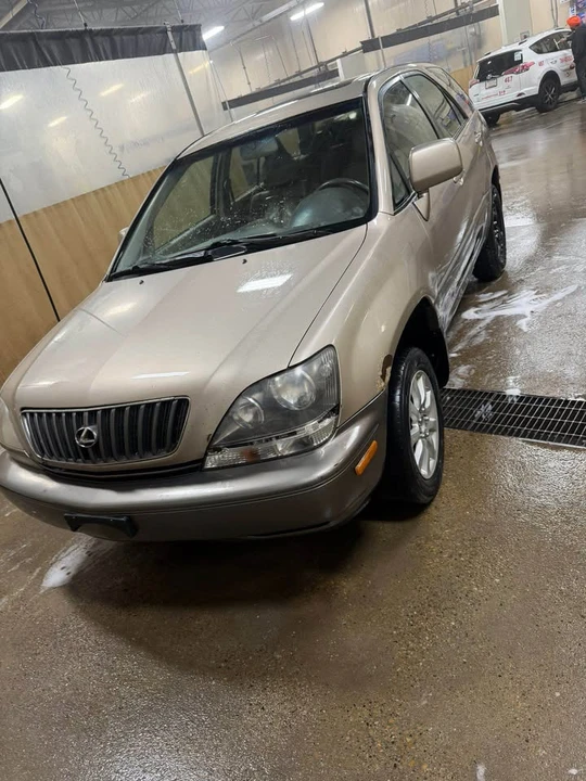 2000 Lexus RX 1st Gen - Image 2 of 10