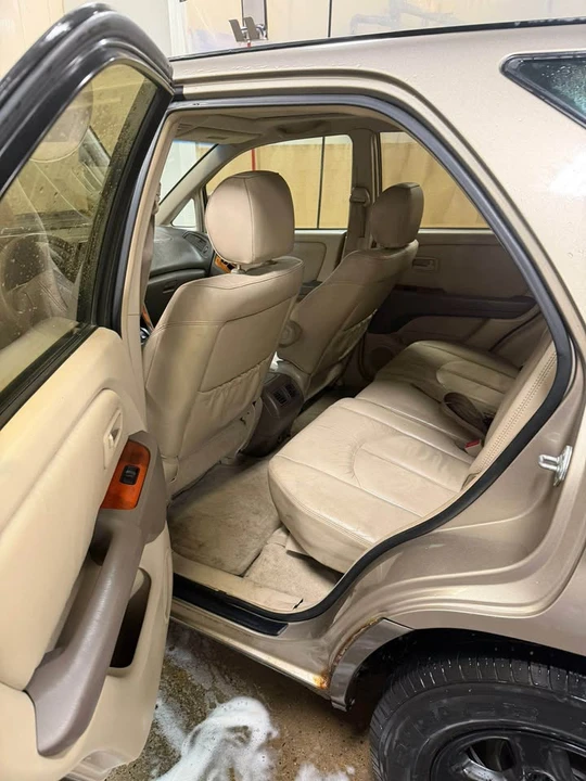 2000 Lexus RX 1st Gen - Image 6 of 10