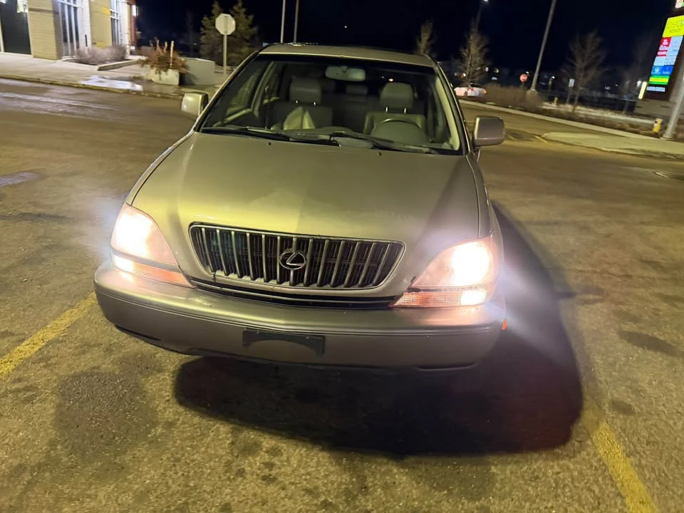 2000 Lexus RX 1st Gen - Image 7 of 10
