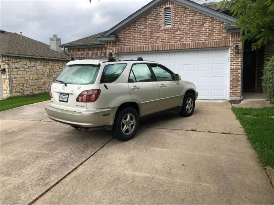 2000 Lexus RX 1st Gen - Image 9 of 12