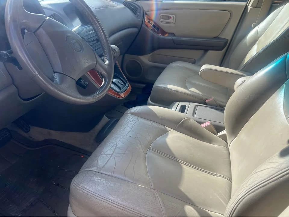 2000 Lexus RX 1st Gen - Image 5 of 9