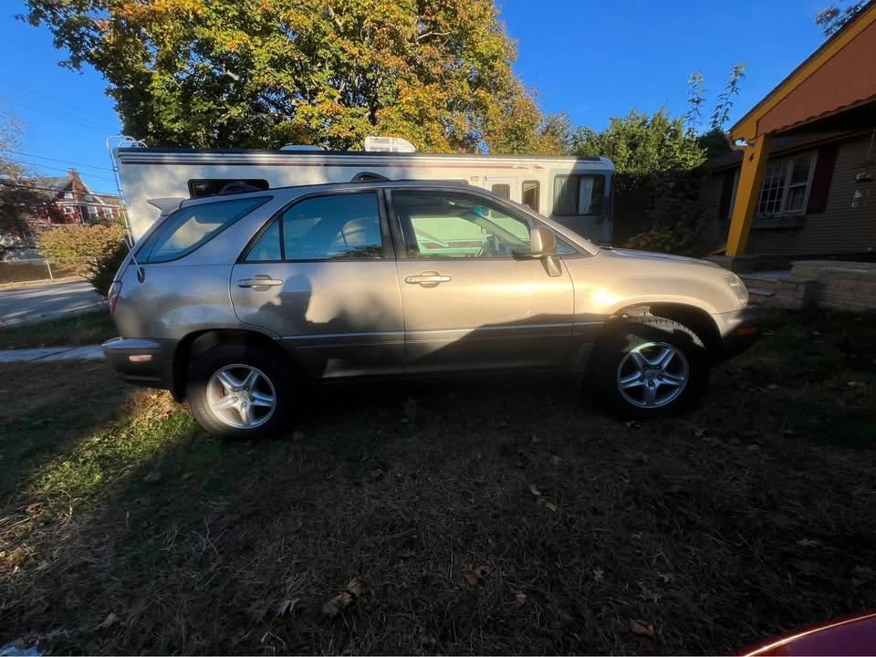 2000 Lexus RX 1st Gen - Image 9 of 9