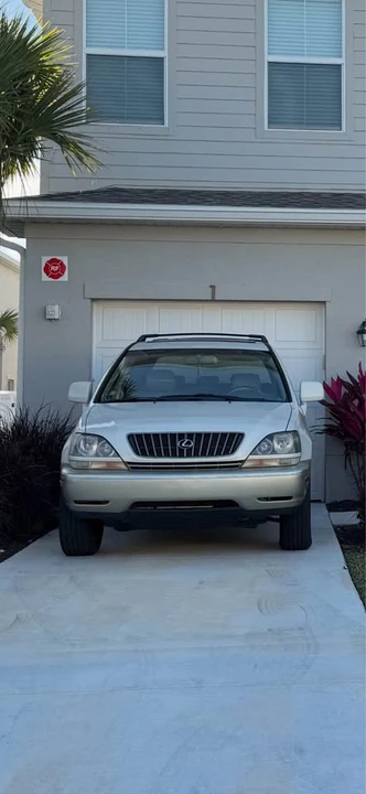 2000 Lexus RX 1st Gen - Image 2 of 10
