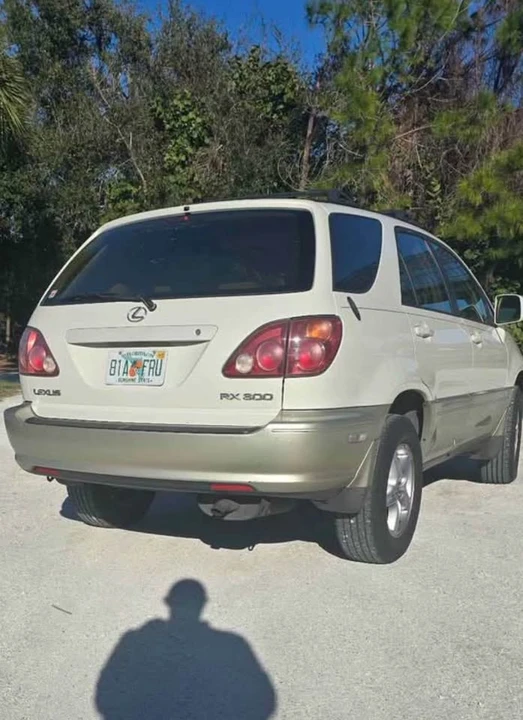 2000 Lexus RX 1st Gen - Image 3 of 10