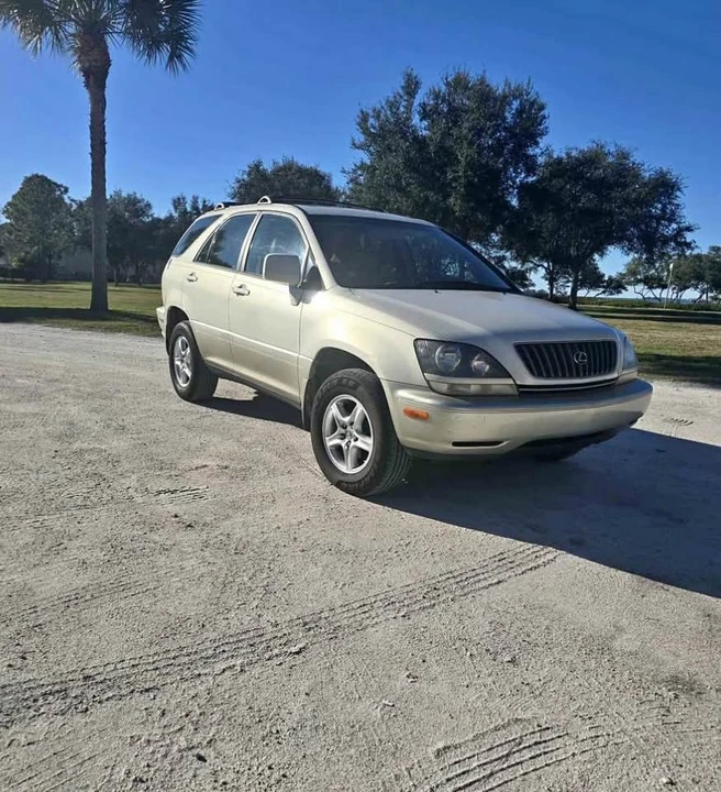 2000 Lexus RX 1st Gen - Image 6 of 10
