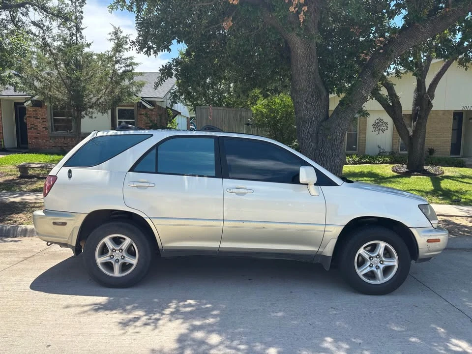 2000 Lexus RX 1st Gen - Image 3 of 5