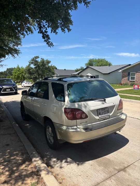 2000 Lexus RX 1st Gen - Image 5 of 5