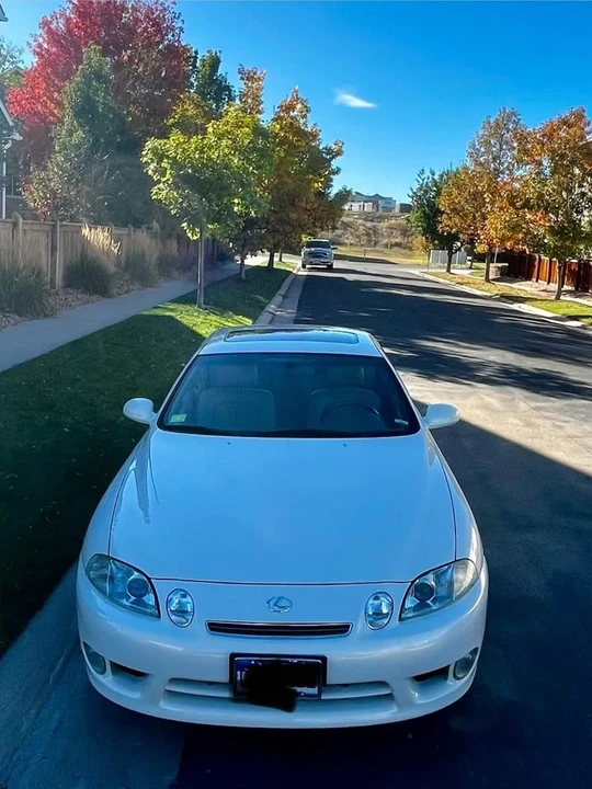 2000 Lexus SC400 - Image 2 of 10