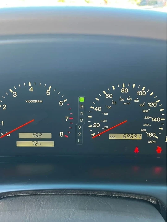2000 Lexus SC400 - Image 9 of 10