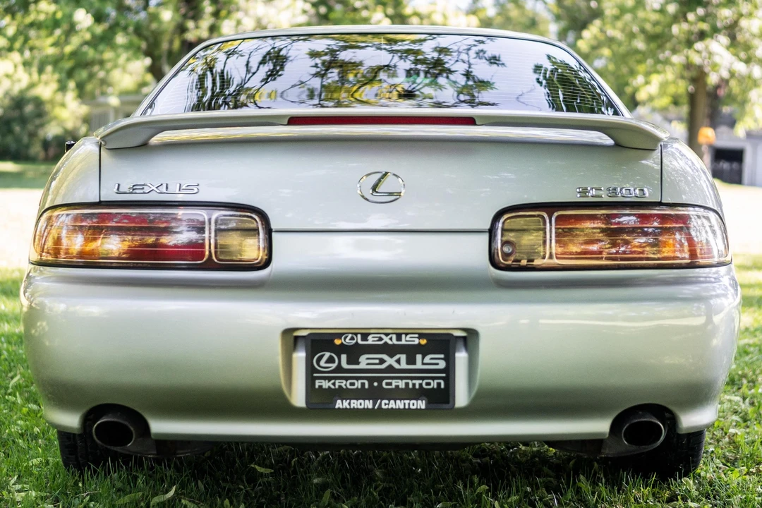 2000 Lexus SC400 - Image 5 of 31