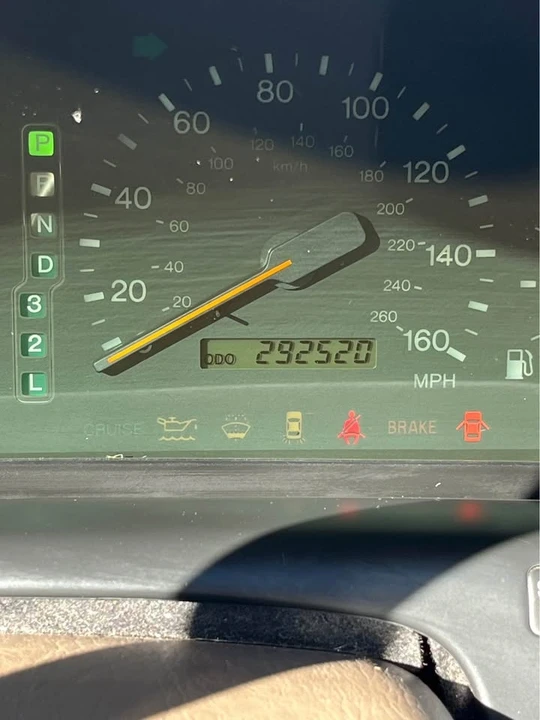 2000 Lexus SC400 - Image 11 of 12