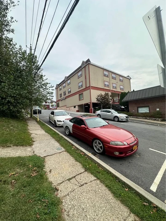 2000 Lexus SC400 - Image 2 of 4