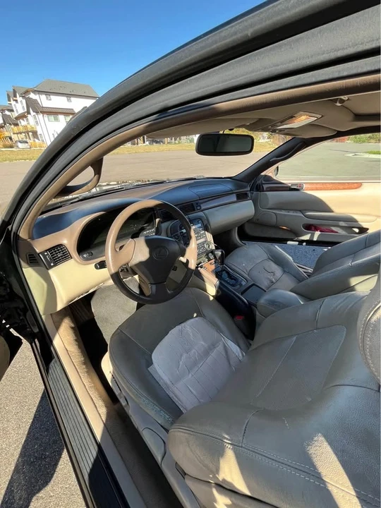 2000 Lexus SC400 - Image 9 of 12