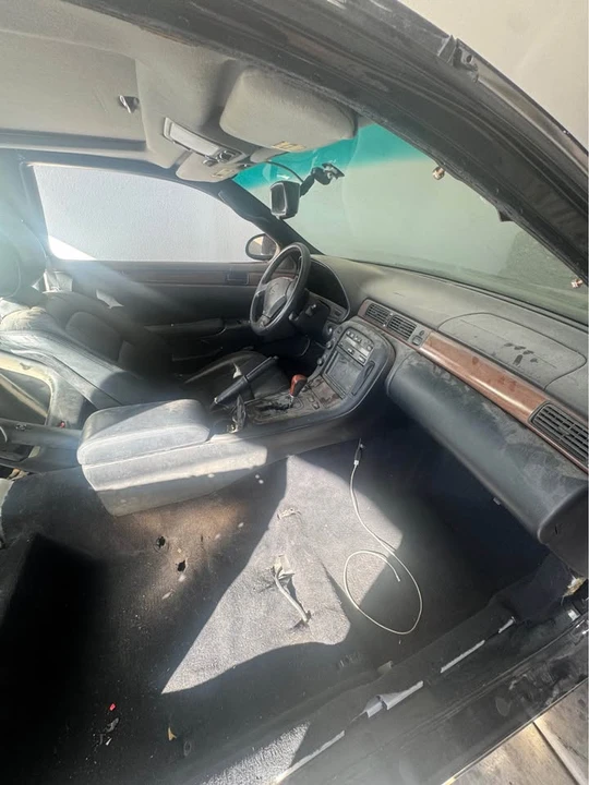 2000 Lexus SC400 - Image 13 of 20