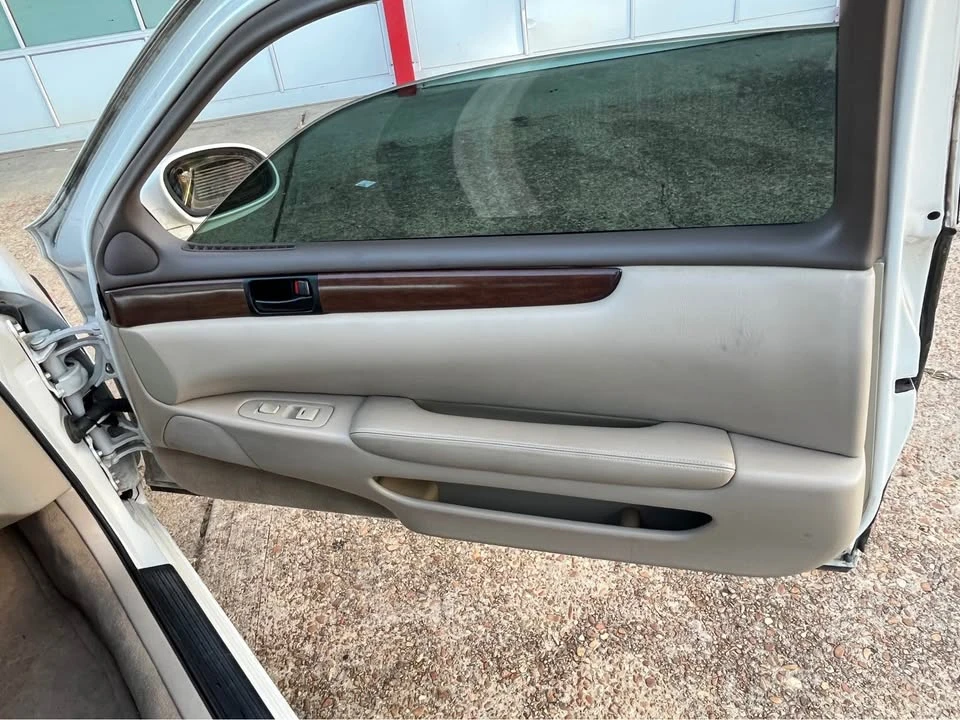 2000 Lexus SC400 - Image 11 of 14
