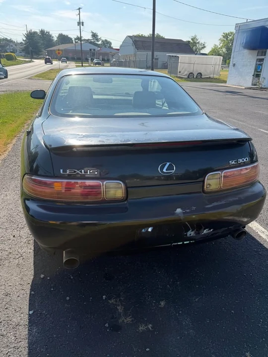 2000 Lexus SC400 - Image 2 of 3