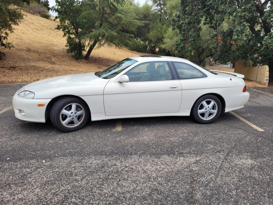 2000 Lexus SC400 - Image 9 of 31