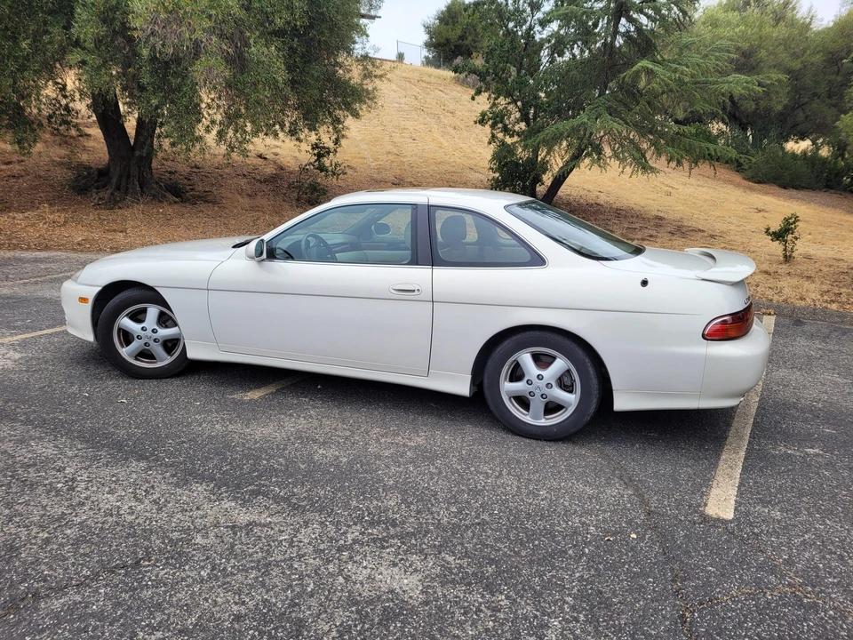 2000 Lexus SC400 - Image 11 of 31