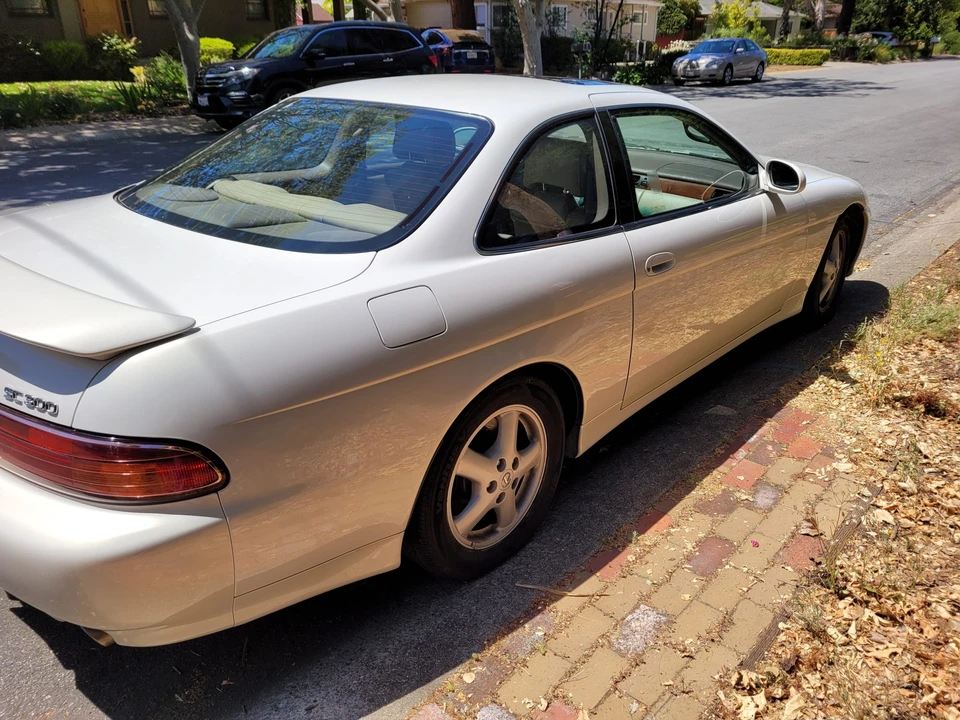 2000 Lexus SC400 - Image 25 of 31