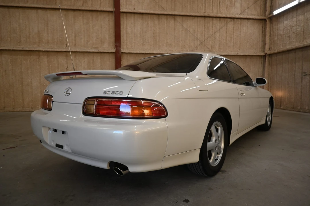 2000 Lexus SC400 - Image 12 of 31