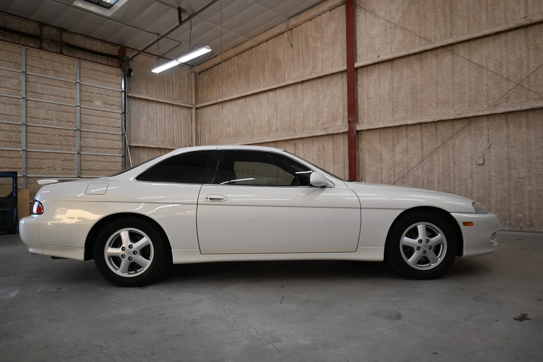 2000 Lexus SC400 - Image 10 of 31
