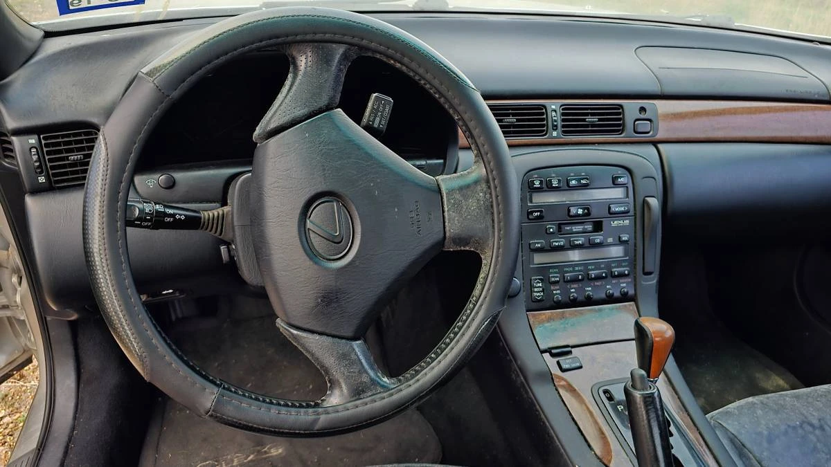 2000 Lexus SC - Image 7 of 11