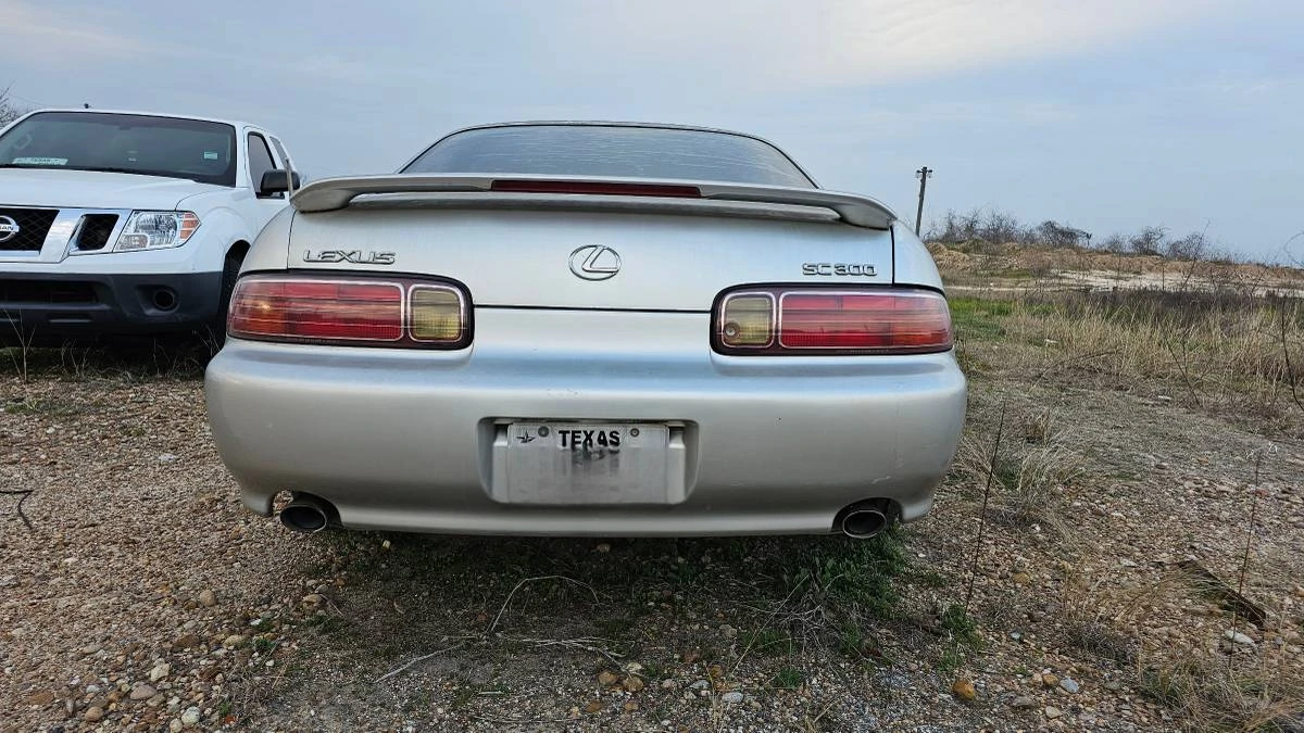 2000 Lexus SC - Image 4 of 11