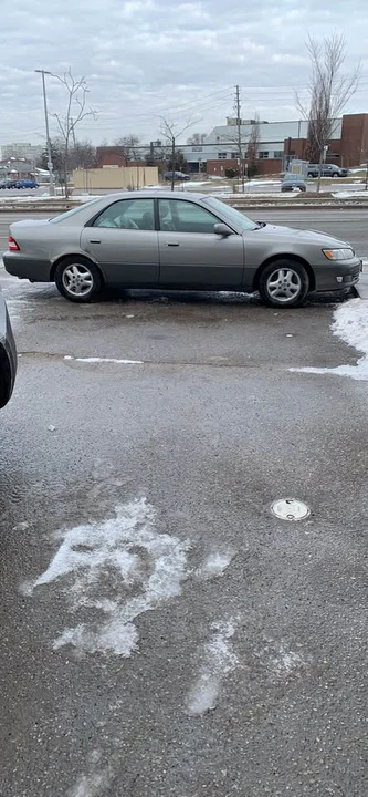 2000 Lexus ES 3rd Gen - Image 2 of 6