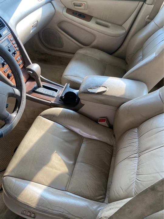 2000 Lexus ES 3rd Gen - Image 3 of 4