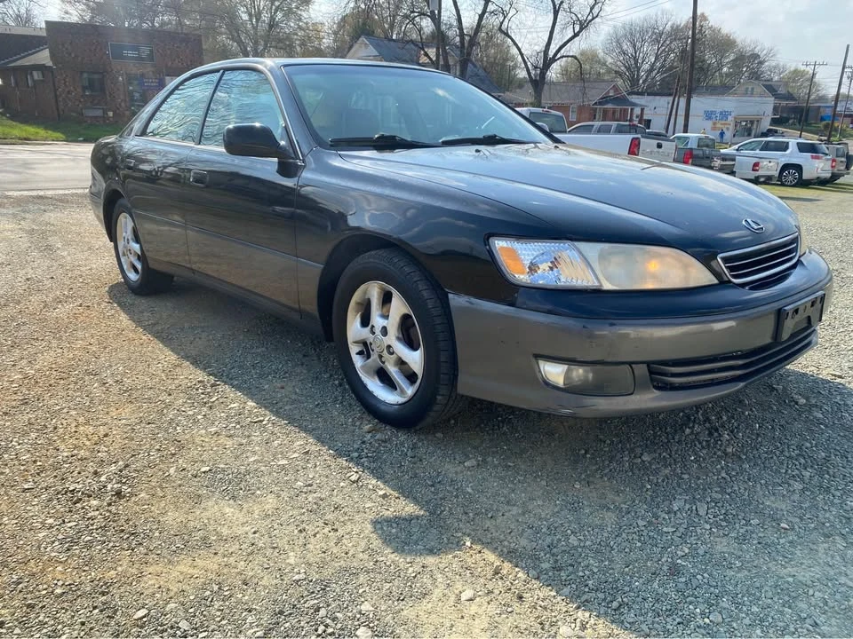 2000 Lexus ES 3rd Gen - Image 2 of 4