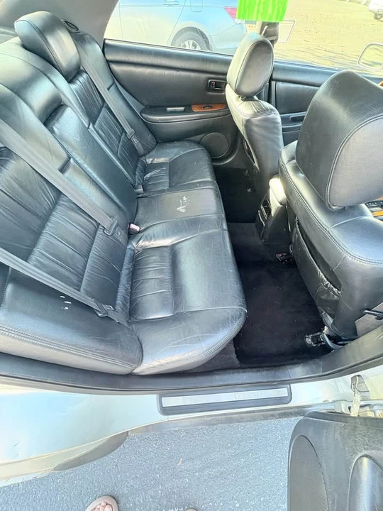 2000 Lexus ES 3rd Gen - Image 5 of 6