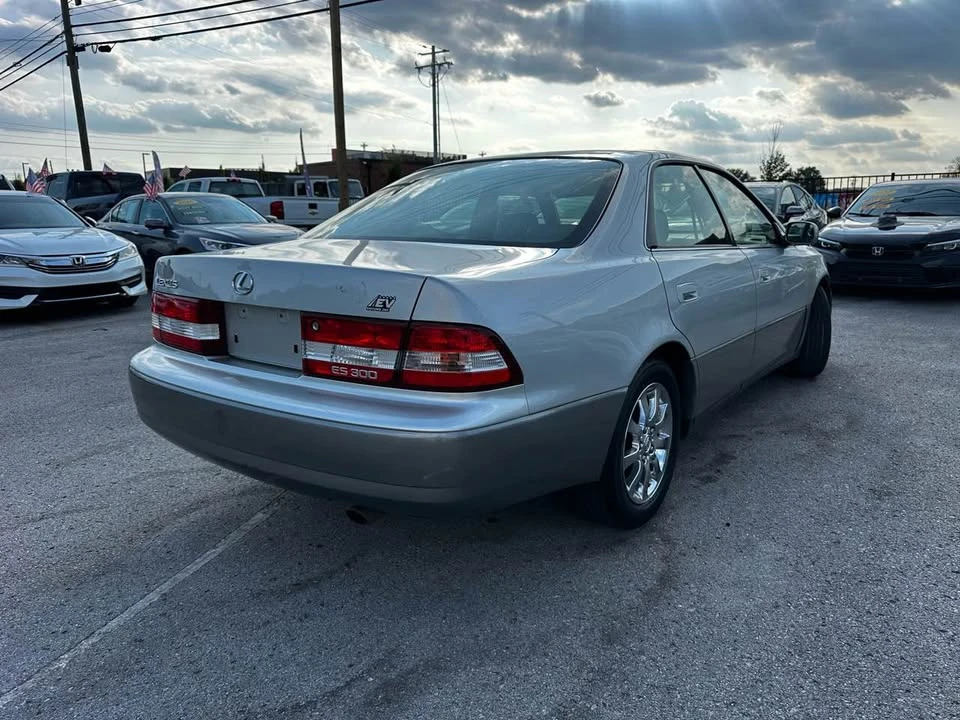 2000 Lexus ES 2nd Gen - Image 4 of 15