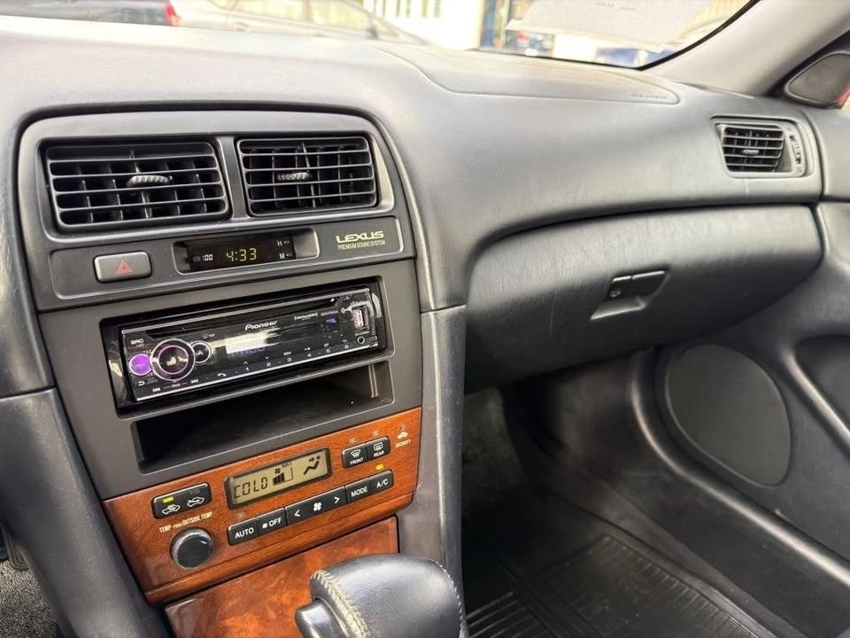 2000 Lexus ES 3rd Gen - Image 13 of 20