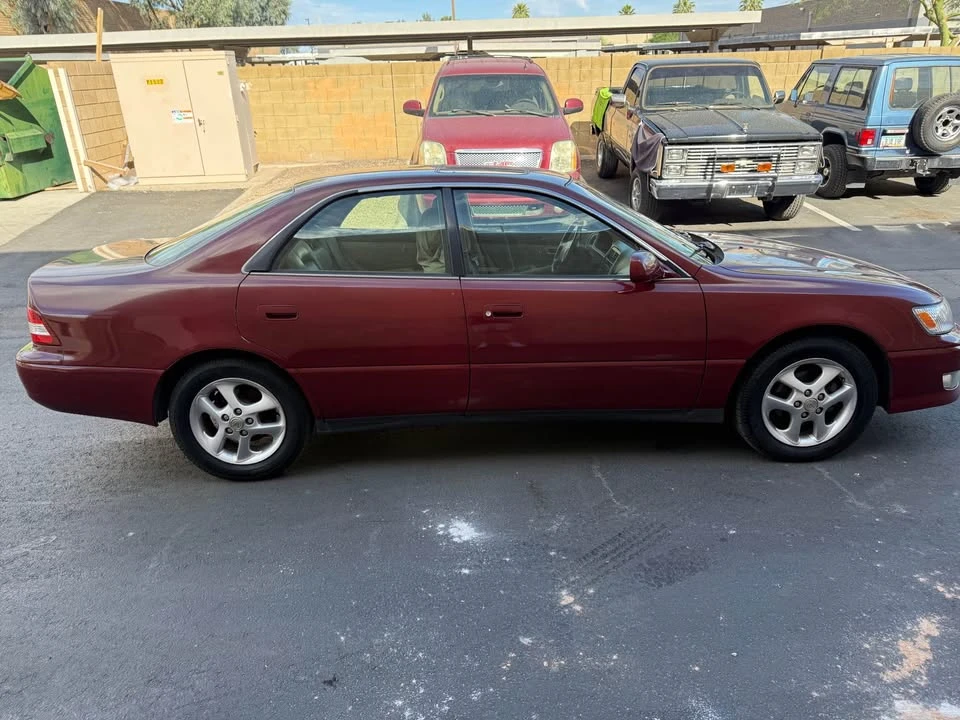 2000 Lexus ES 3rd Gen - Image 10 of 13