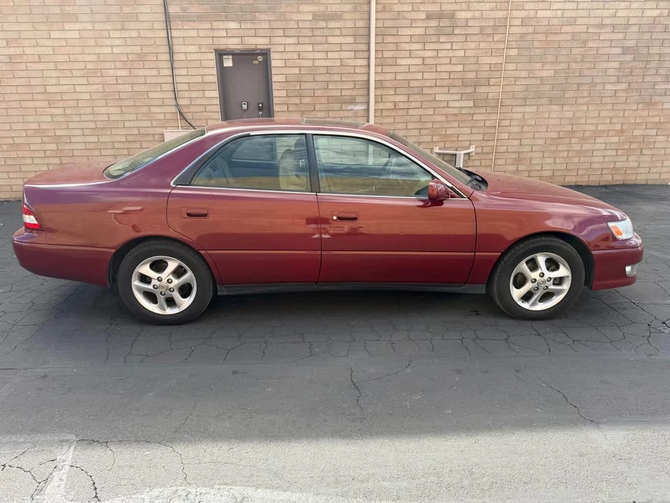 2000 Lexus ES 3rd Gen - Image 5 of 13
