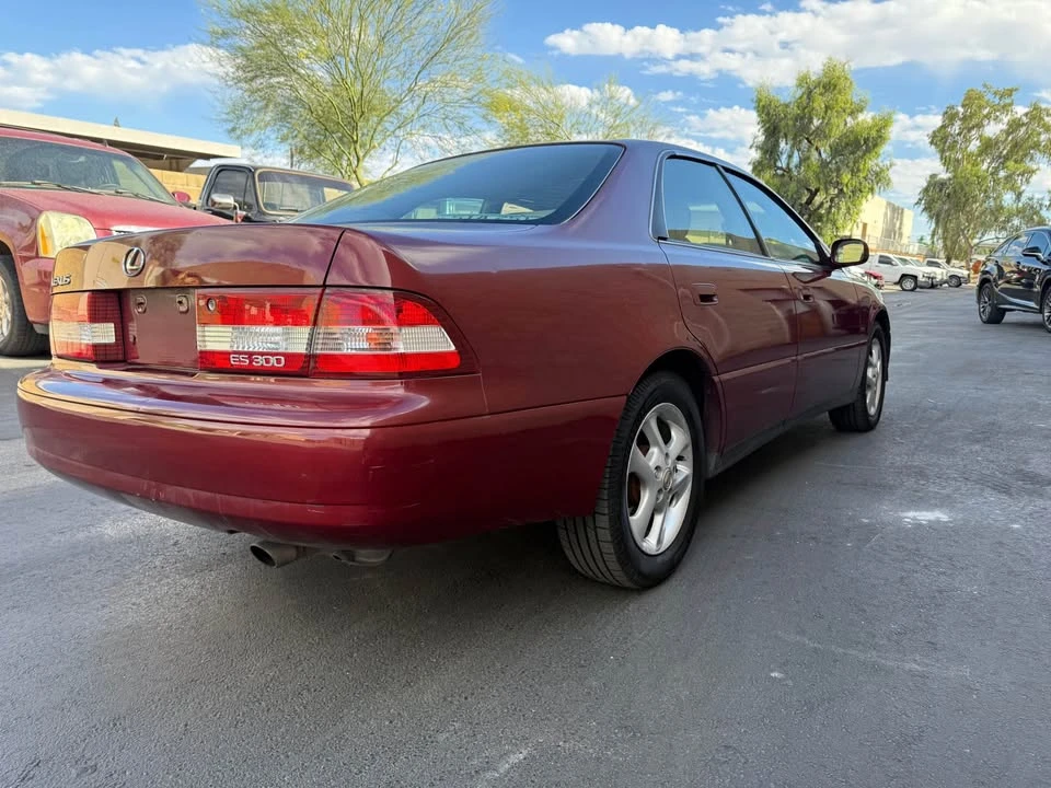 2000 Lexus ES 3rd Gen - Image 11 of 13