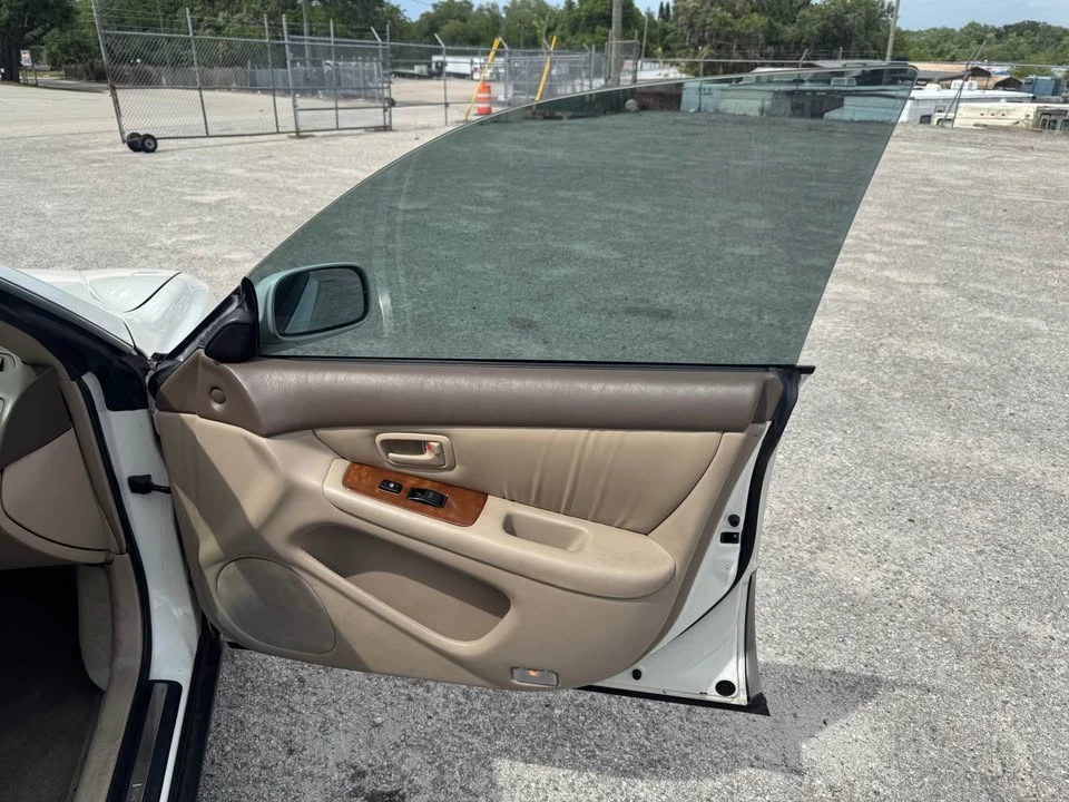 2000 Lexus ES 3rd Gen - Image 15 of 20