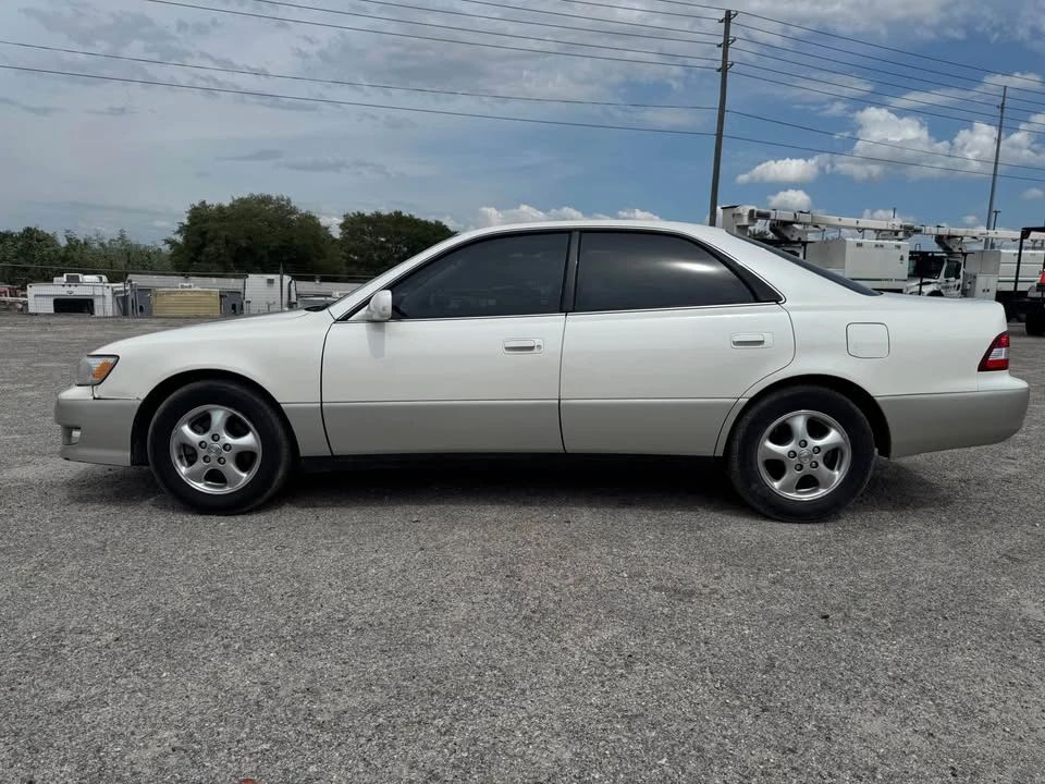 2000 Lexus ES 3rd Gen - Image 2 of 20